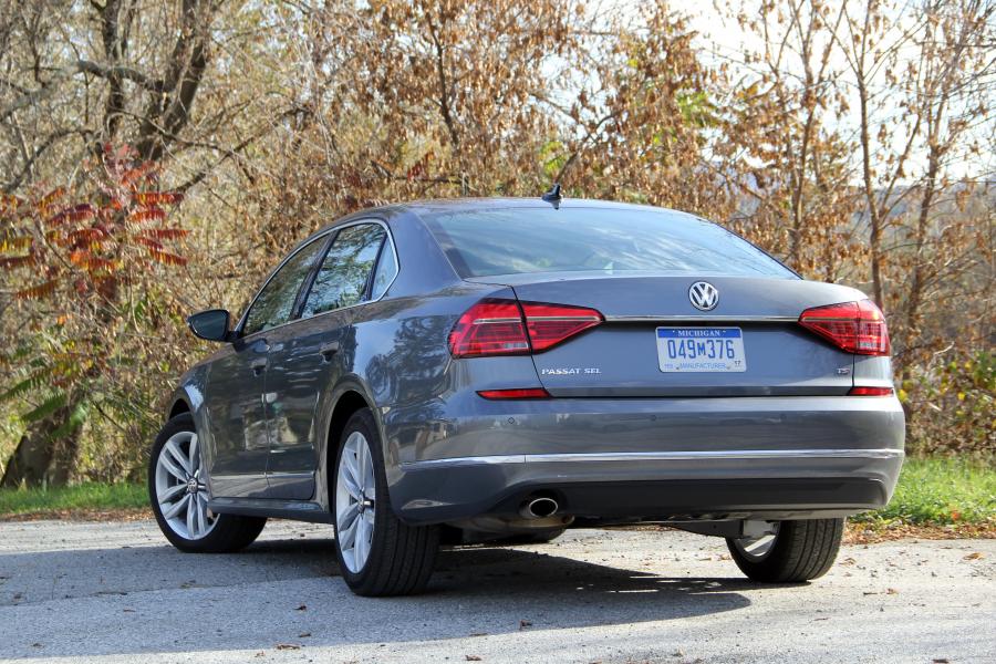  Volkswagen Passat V6 2016 года  (фото 11 из 30)